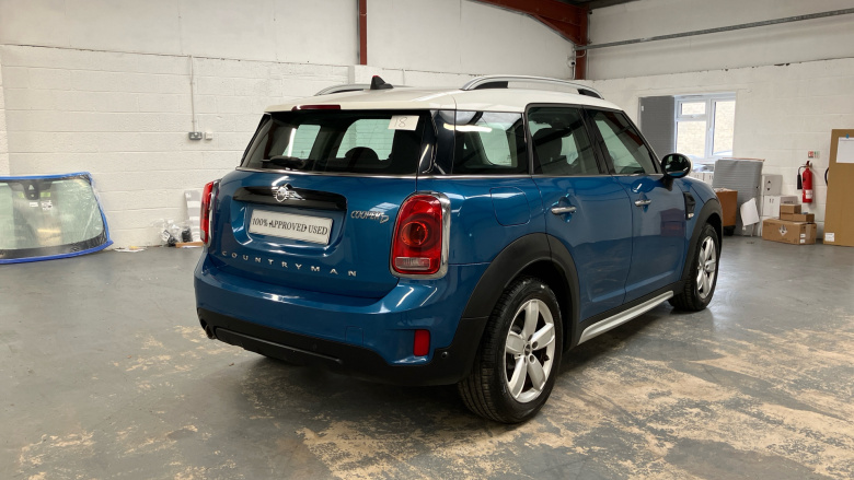 MINI Countryman 2.0 Cooper D 5dr [Chili/Nav+ Pack] Diesel Hatchback